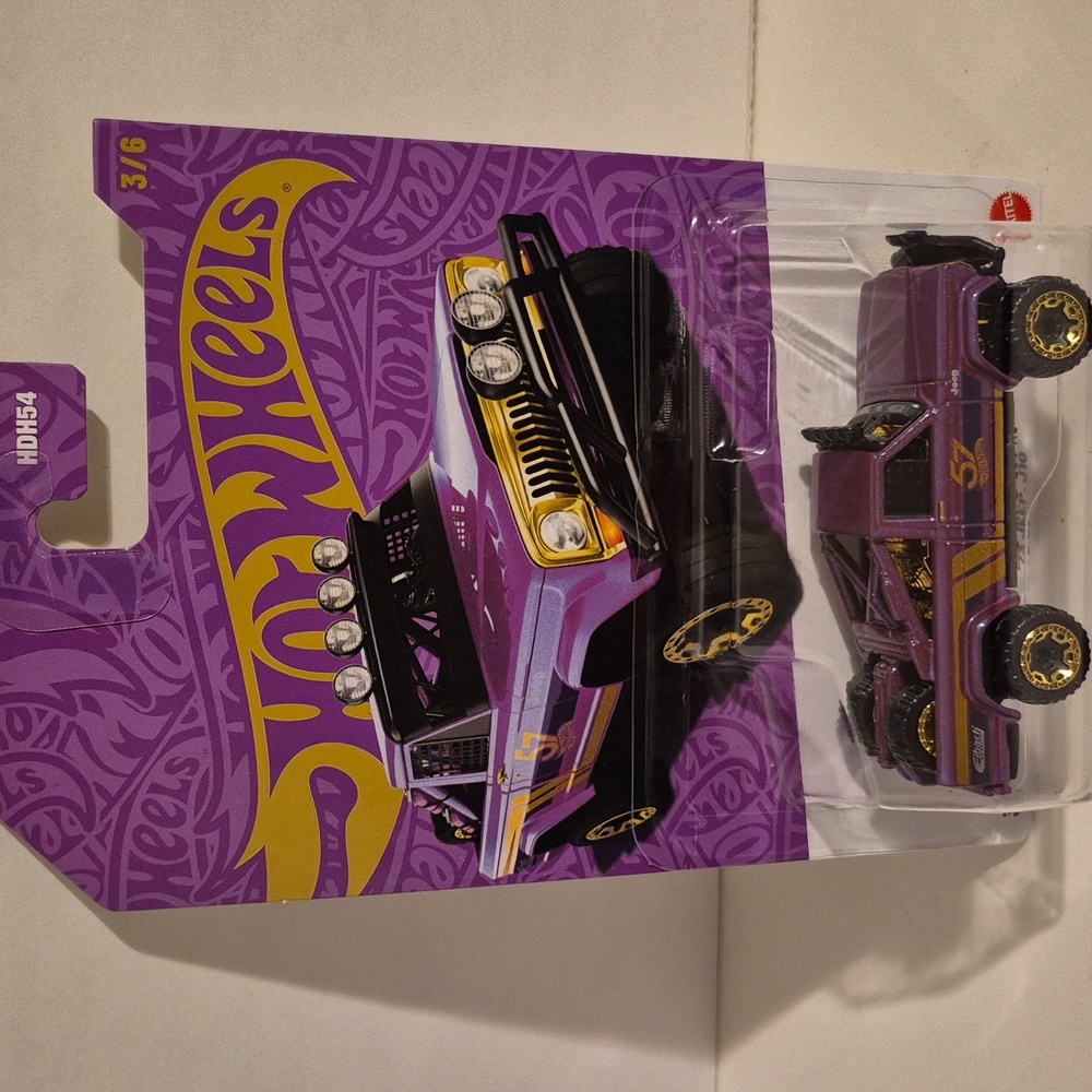 D10 Hot Wheels   73 Jeep J10 with shipping protector